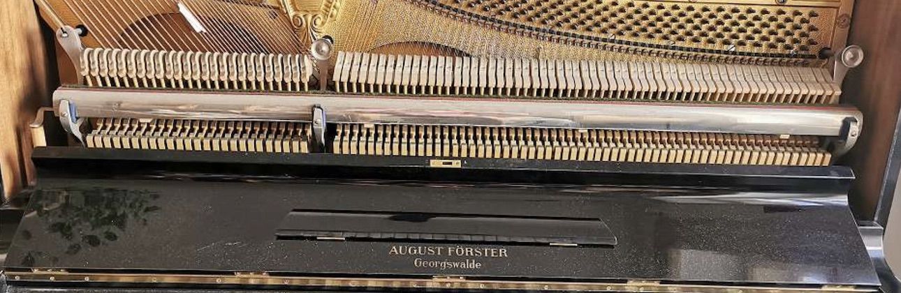 Offene Klaviermechanik eines August Förster Klaviers